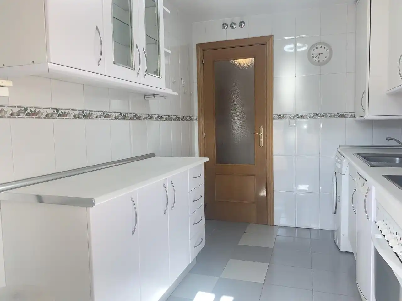 Cocina de Piso de alquiler en Manzanares El Real con Parquet, Terraza y Piscina comunitaria
