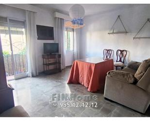 Living room of Flat to rent in  Sevilla Capital  with Air Conditioner, Heating and Parquet flooring