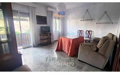 Living room of Flat to rent in  Sevilla Capital  with Air Conditioner, Heating and Parquet flooring