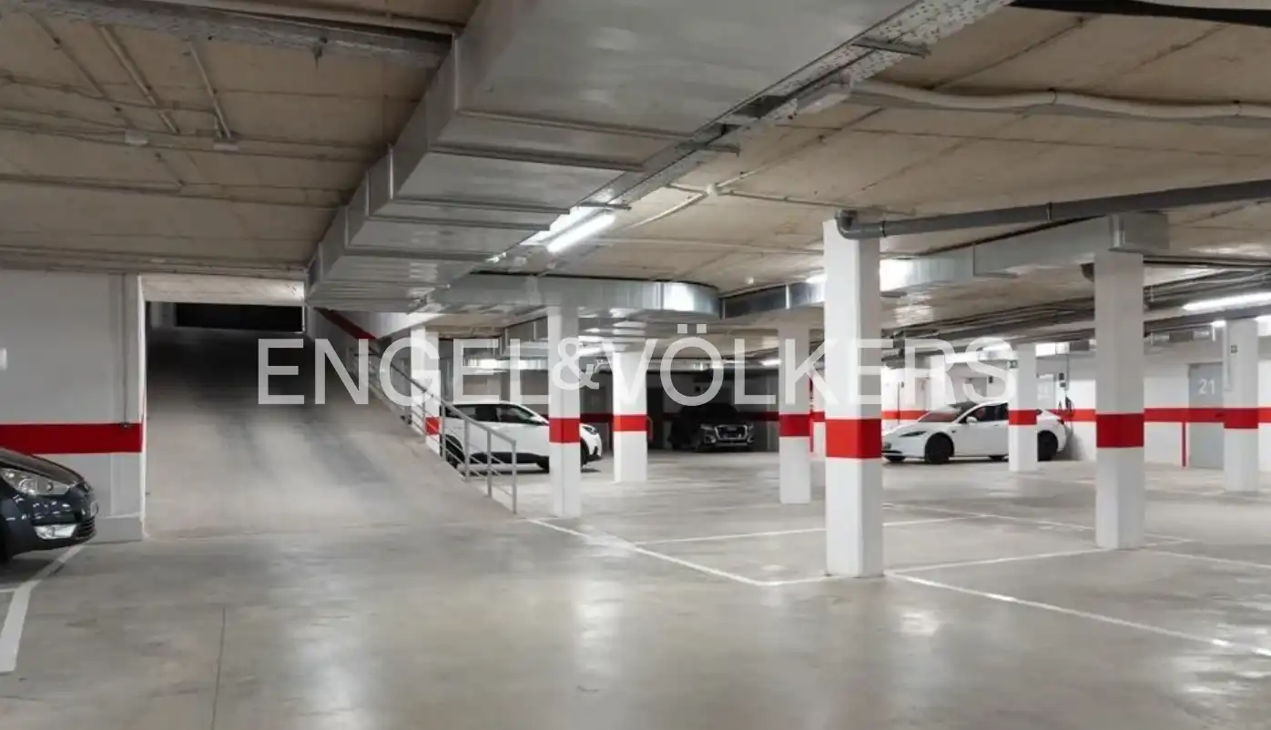 Parking de Ático en venta en Vilanova i la Geltrú con Aire acondicionado, Calefacción y Terraza