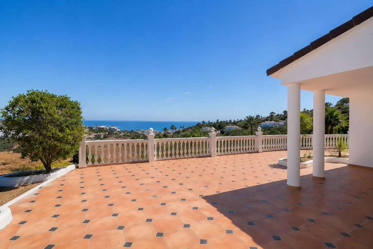 Casa amb piscina en venda a Altos de Estepona, imagen 9