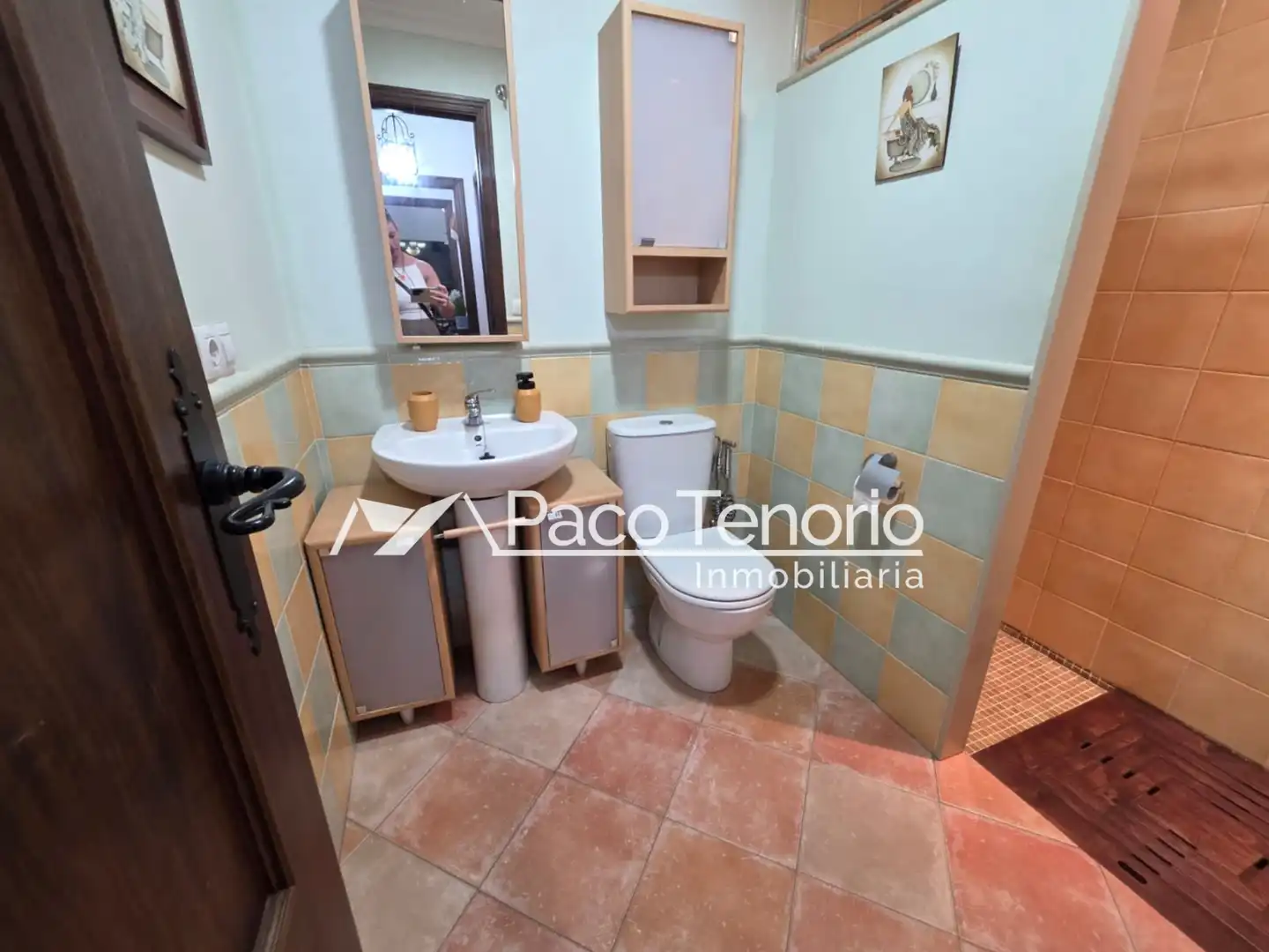 Badezimmer von Wohnung zum Verkauf in Islantilla mit Privatgarten, Terrasse und Abstellraum