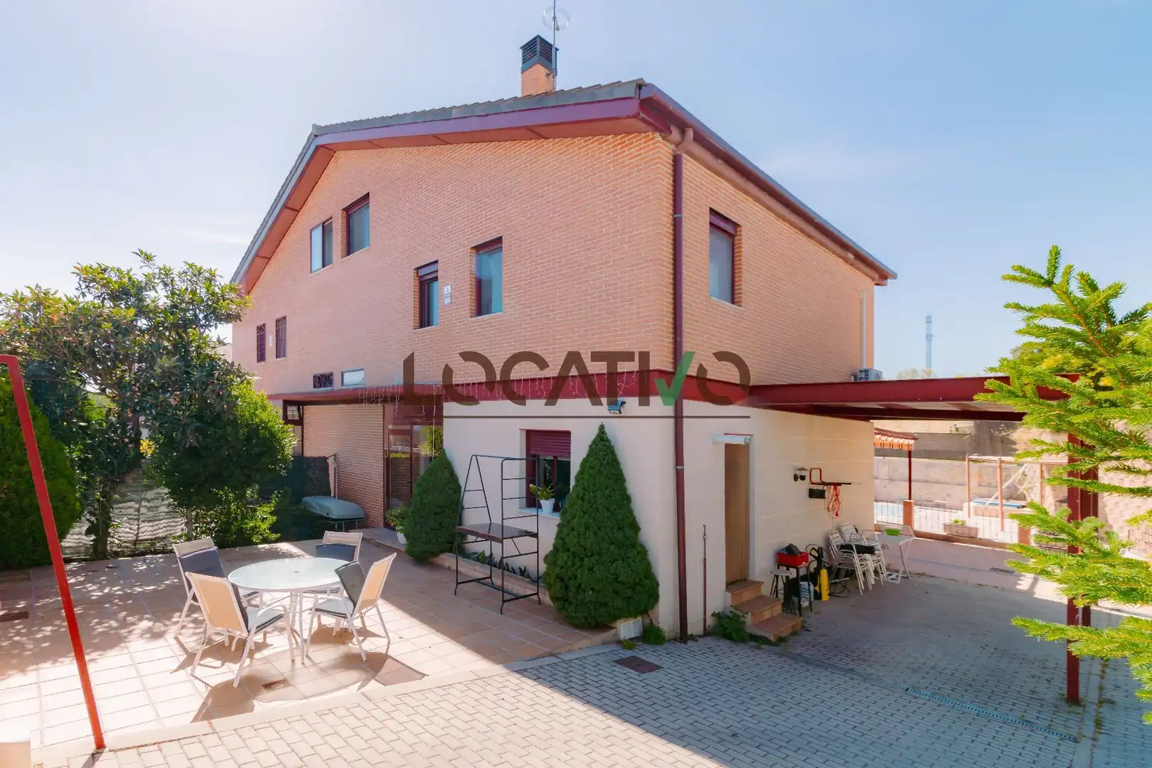 Vista exterior de Casa adosada en venda en Quijorna amb Aire condicionat, Calefacció i Jardí privat