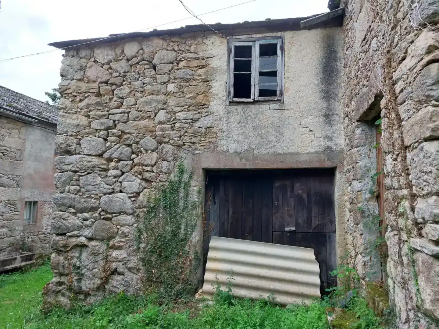 Außenansicht von Country house zum Verkauf in Ourol