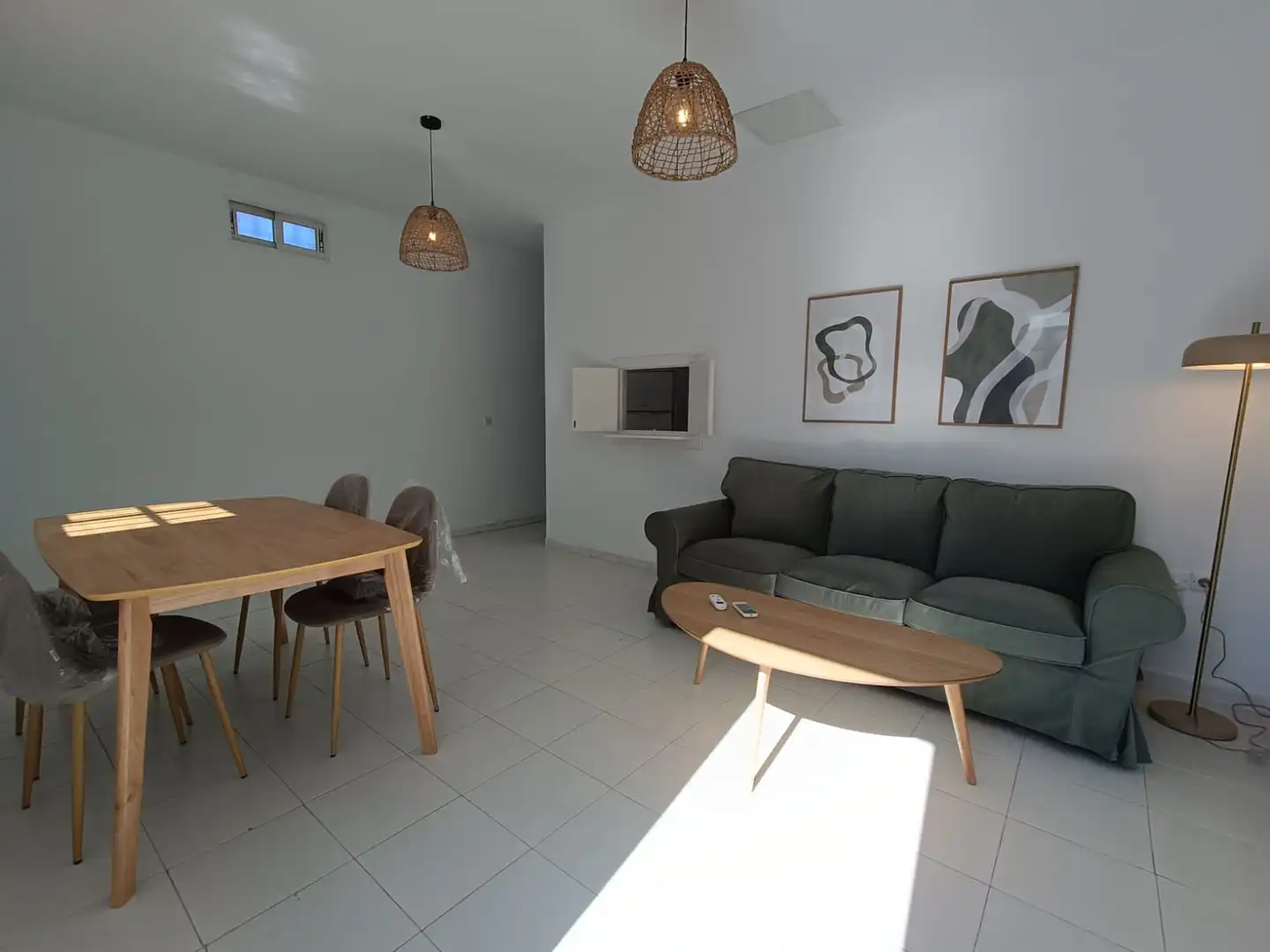 Sala d'estar de Àtic de lloguer en Sevilla amb Aire condicionat, Terrassa i Moblat