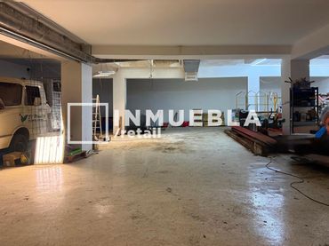 Local commercial à vendre à Diputació 156