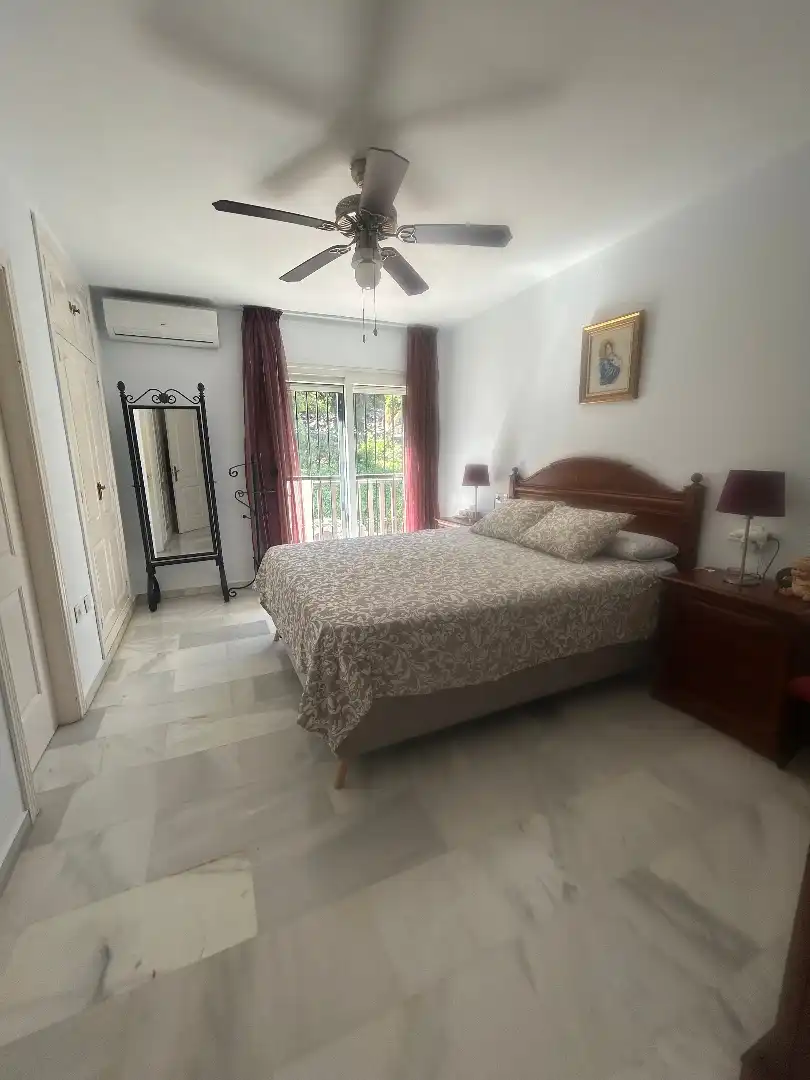 Dormitori de Casa adosada en venda en Alhaurín de la Torre amb Aire condicionat, Jardí privat i Terrassa