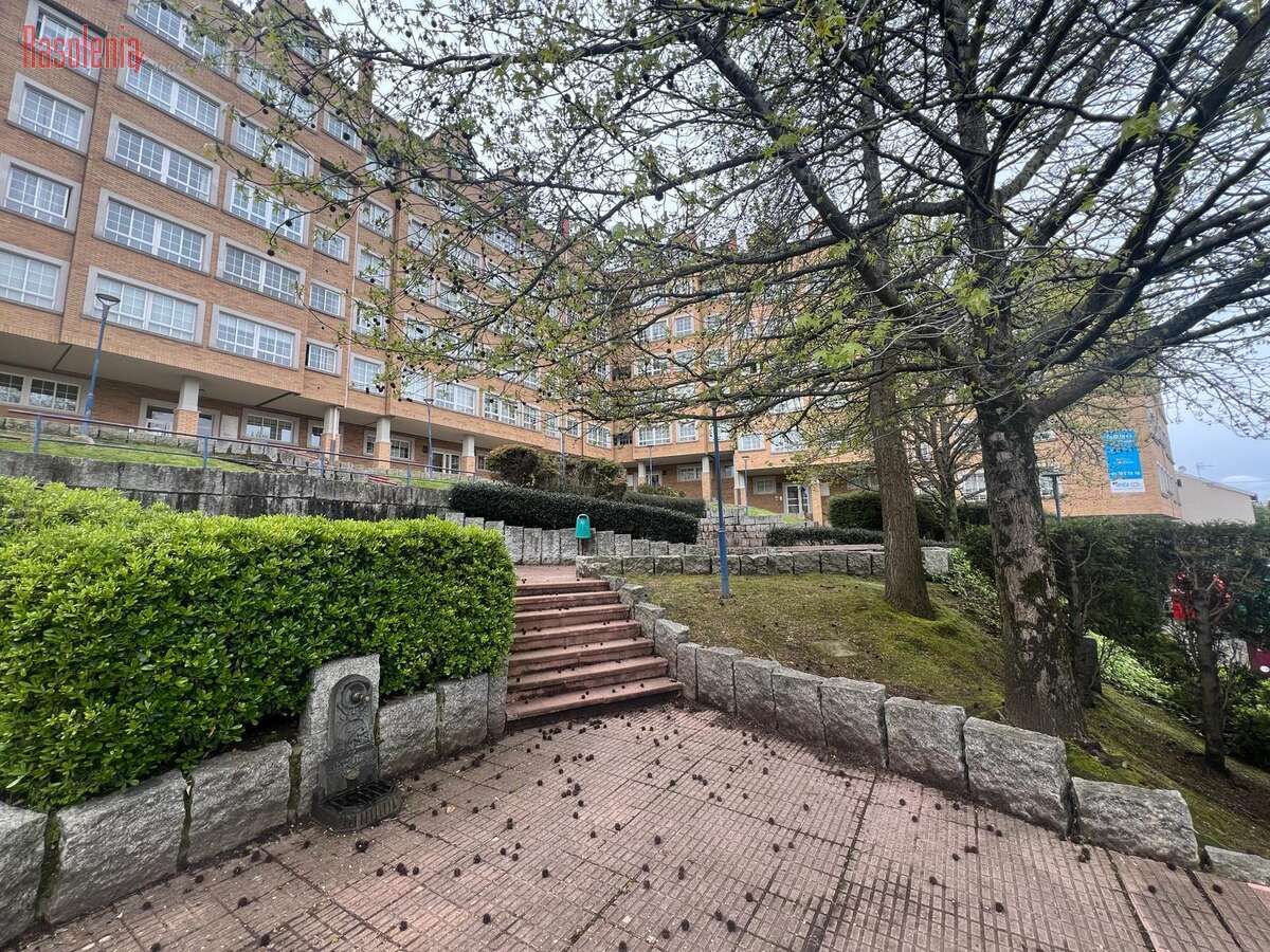 Vista exterior de Dúplex en venda en Culleredo amb Calefacció i Traster