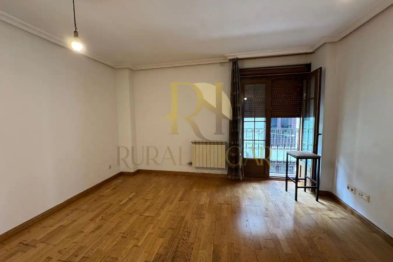 Sala de estar de Piso en venta en León Capital  con Trastero, Balcón y Alarma