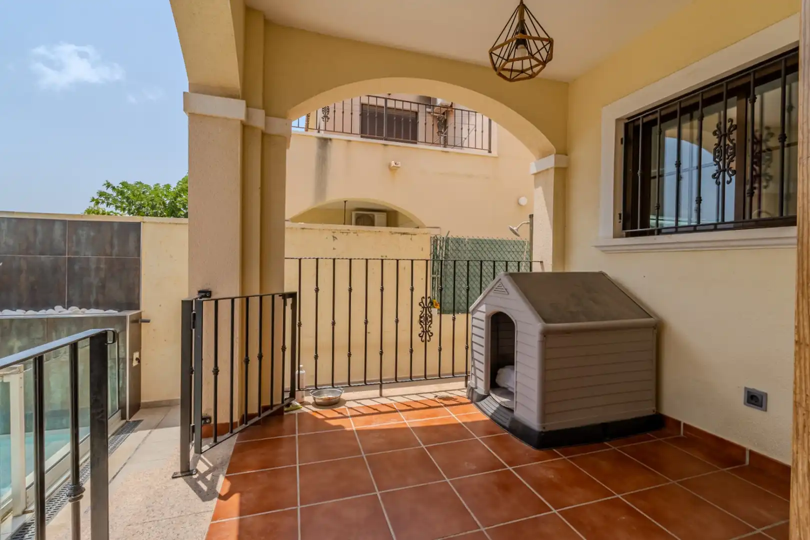 Terrassa de Casa o xalet en venda en Torrevieja amb Jardí privat, Terrassa i Piscina