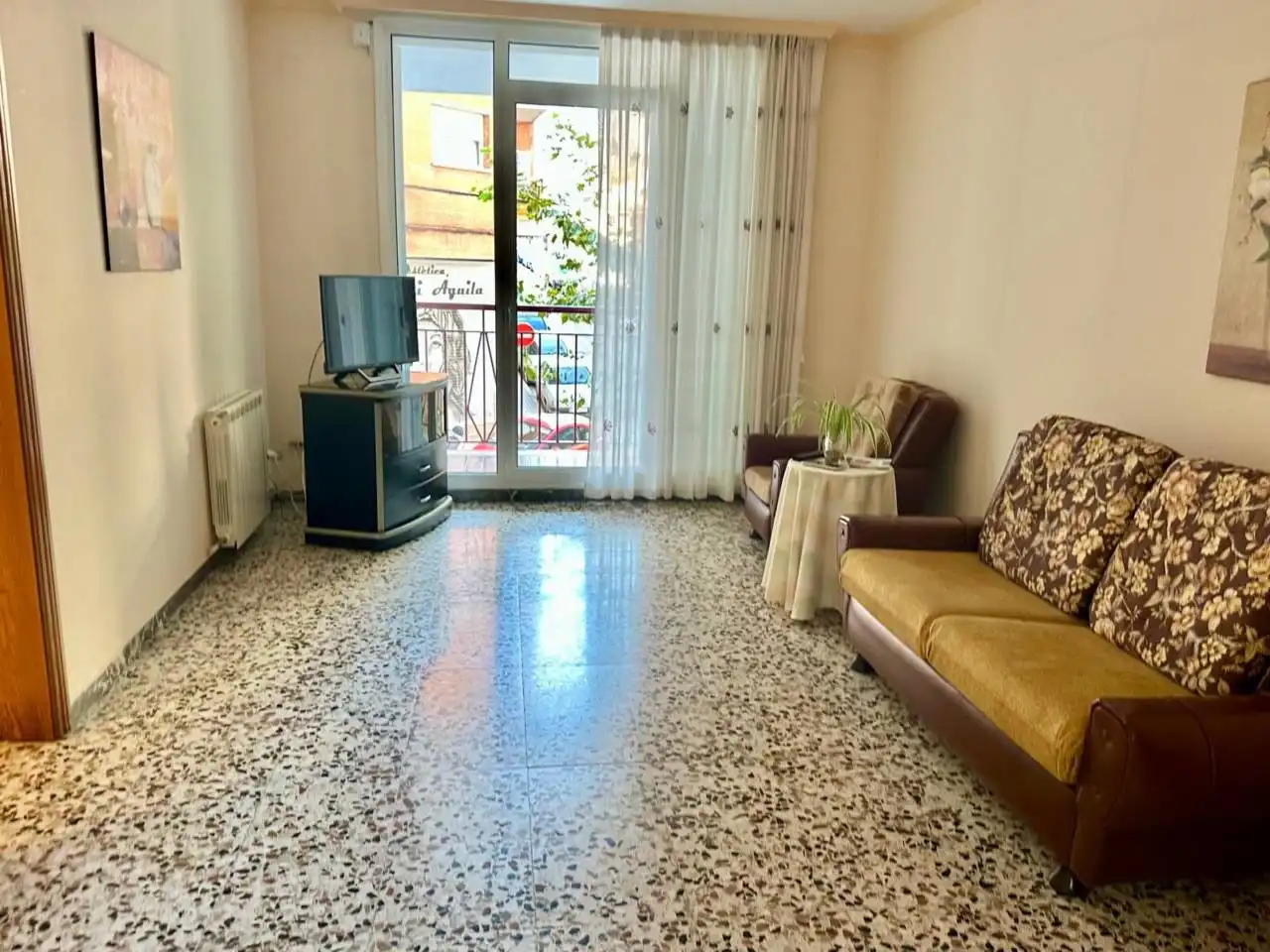 Sala de estar de Piso en venta en Montornès del Vallès con Calefacción, Balcón y Alarma