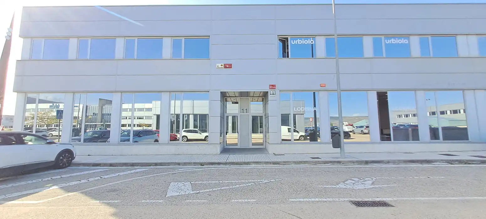 Vista exterior de Oficina de alquiler en Valle de Elorz / Elortzibar con Calefacción