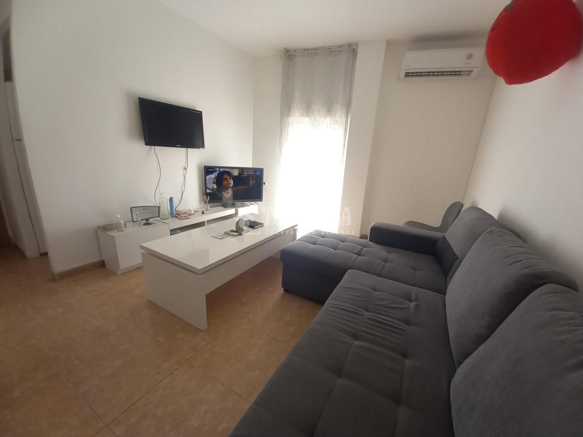 Living room of Flat for sale in  Sevilla Capital