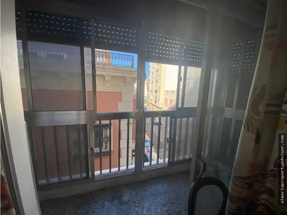 Vista exterior de Pis en venda en Almería amb Moblat