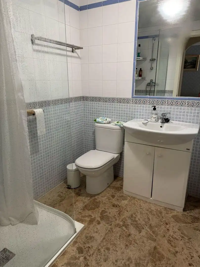 Baño de Apartamento de alquiler en Mijas con Aire acondicionado, Terraza y Amueblado