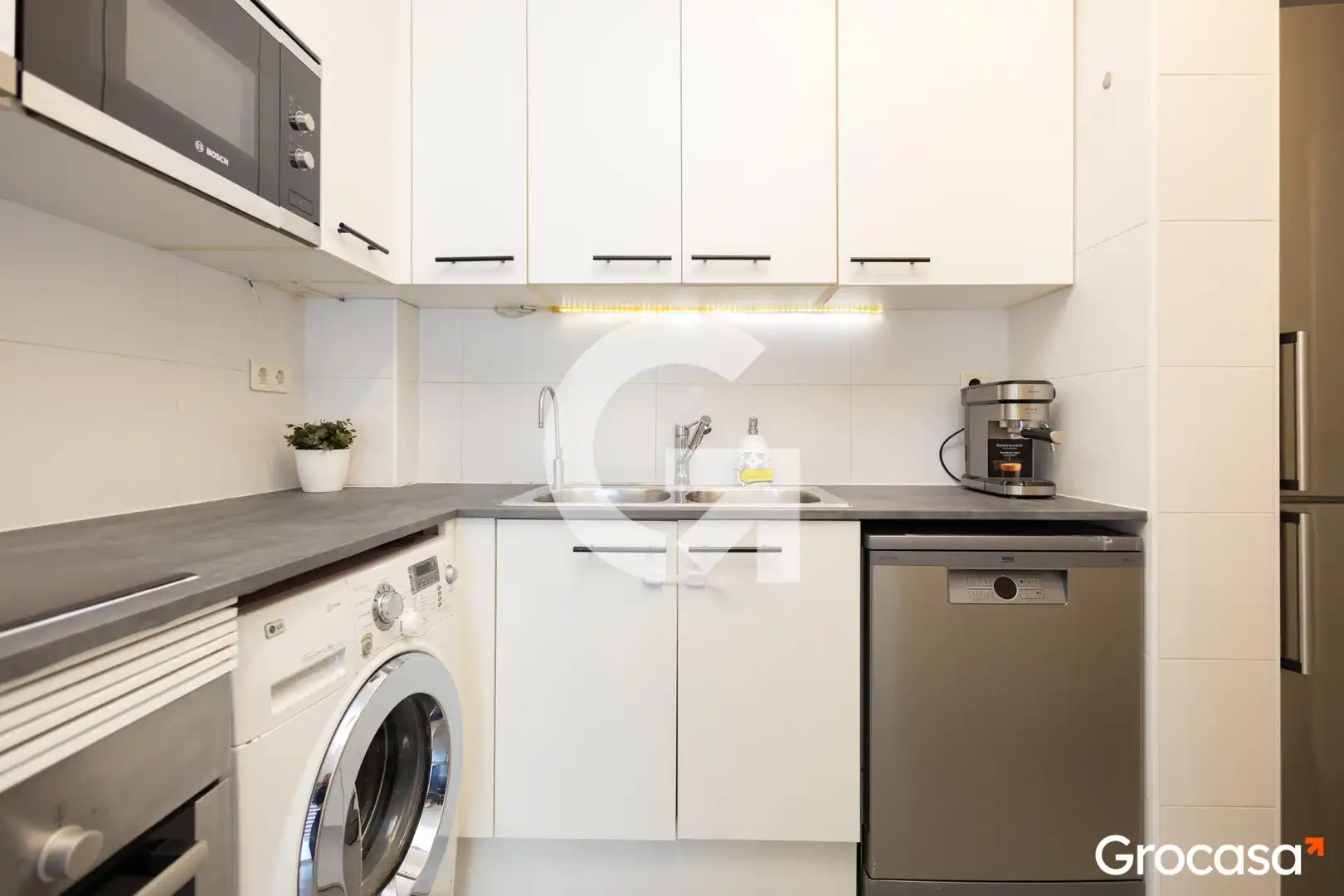 Küche von Wohnung zum Verkauf in Sant Boi de Llobregat mit Klimaanlage, Heizung und Terrasse