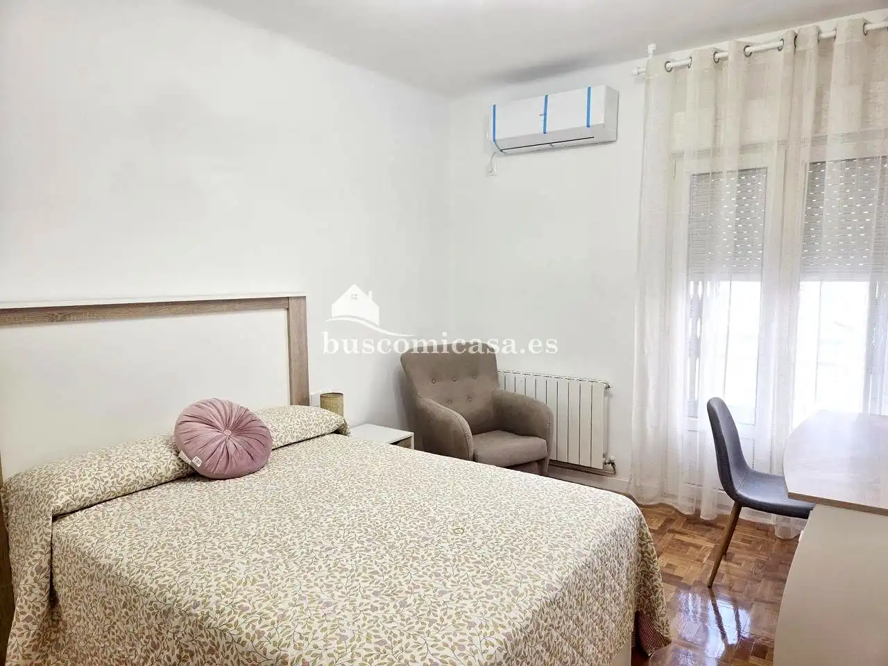 Dormitori de Pis per a compartir en Jaén amb Aire condicionat, Calefacció i Parquet
