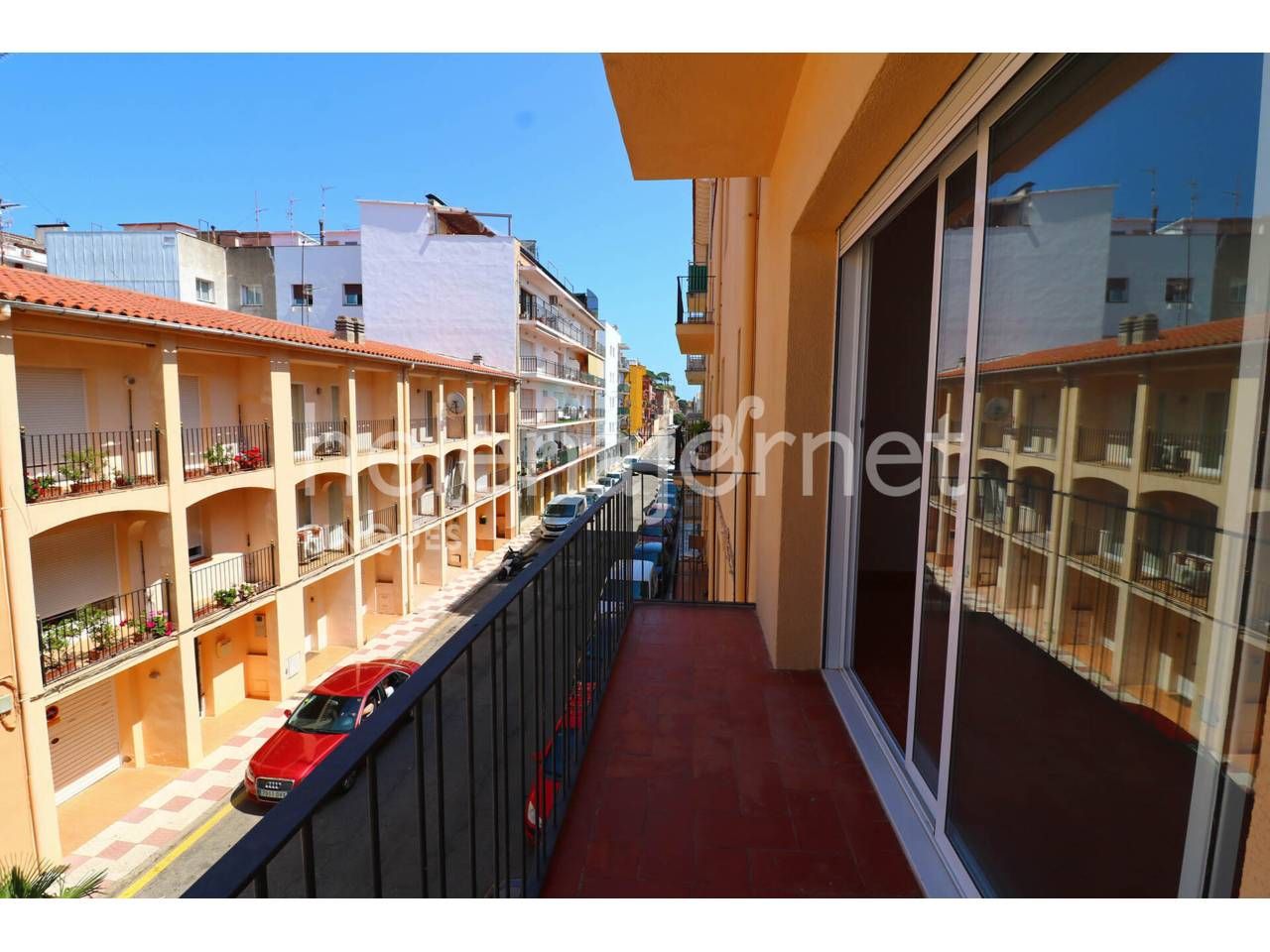 Vista exterior de Pis en venda en Sant Feliu de Guíxols amb Calefacció, Balcó i Alarma