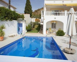 Piscina de Casa o xalet en venda en Nerja amb Jardí privat, Terrassa i Traster