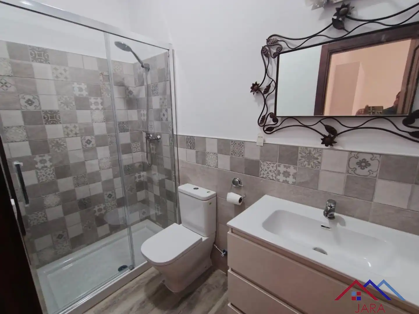 Bany de Apartament de lloguer en Jerez de la Frontera amb Aire condicionat, Calefacció i Terrassa