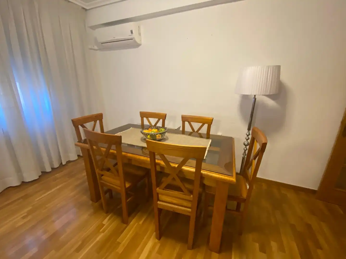 Menjador de Pis de lloguer en Albacete amb Aire condicionat, Calefacció i Parquet