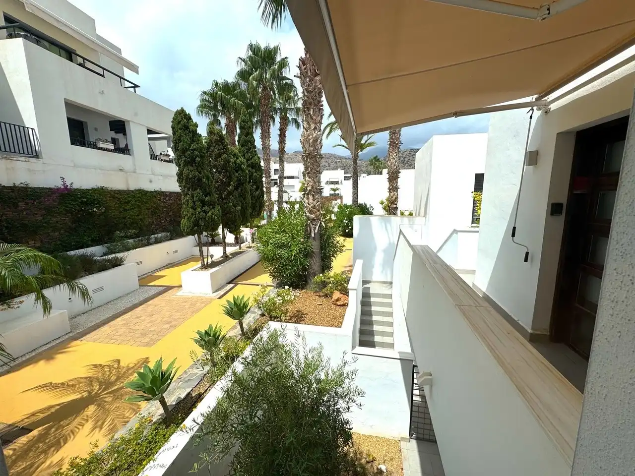 Vista exterior de Apartament en venda en Mojácar amb Aire condicionat, Terrassa i Piscina