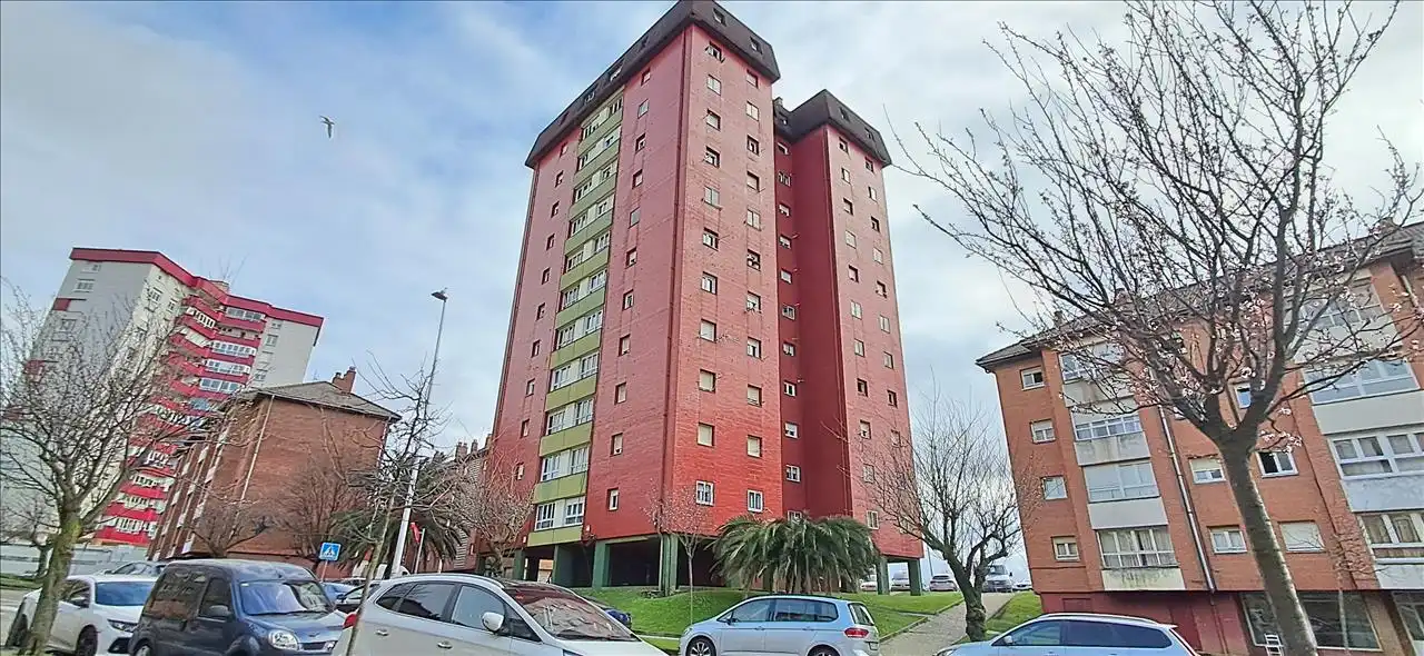 Piso en venta en Cardenal Herrera Oria