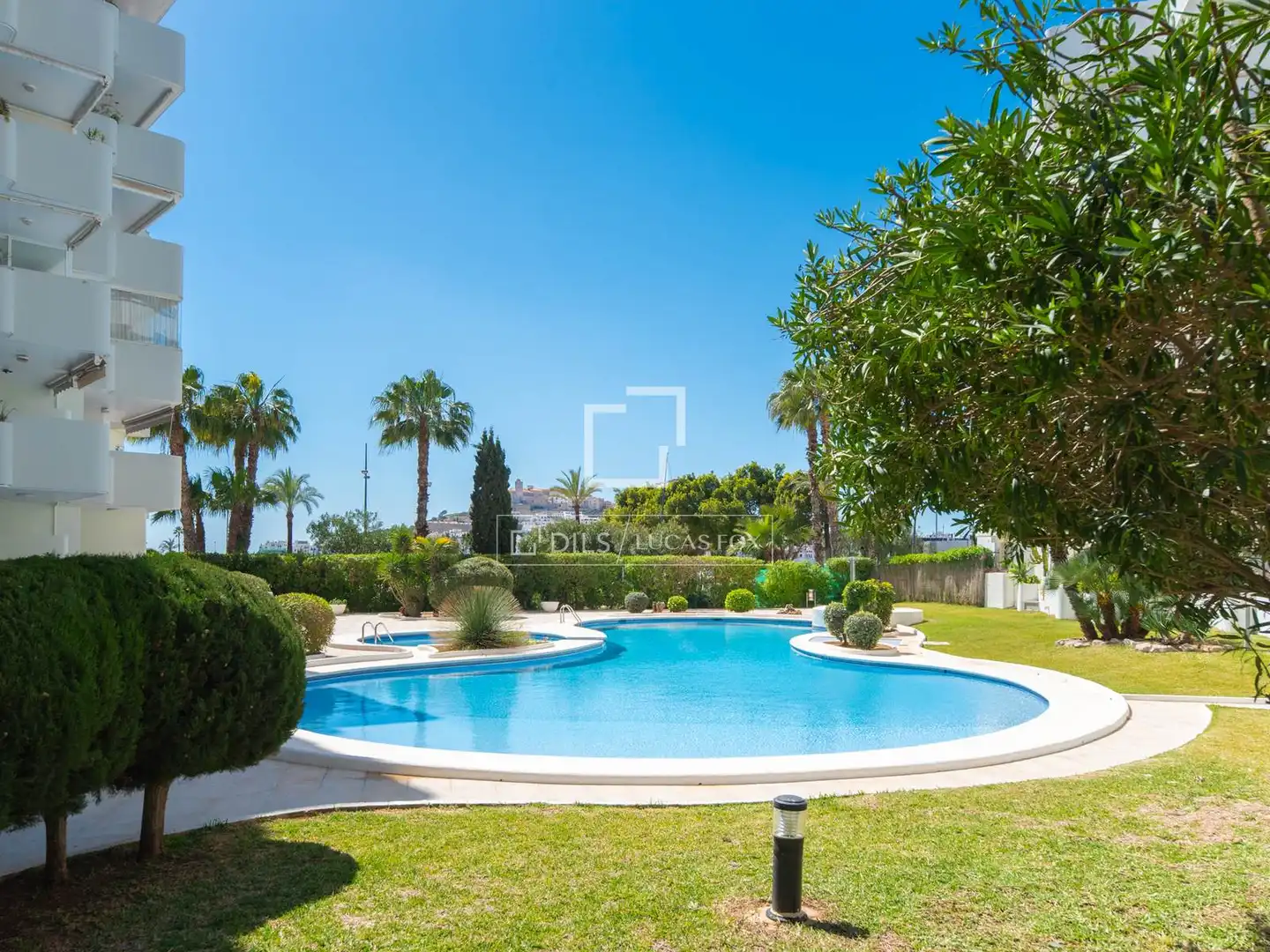 Schwimmbecken von Wohnung zum Verkauf in Eivissa mit Klimaanlage, Heizung und Privatgarten