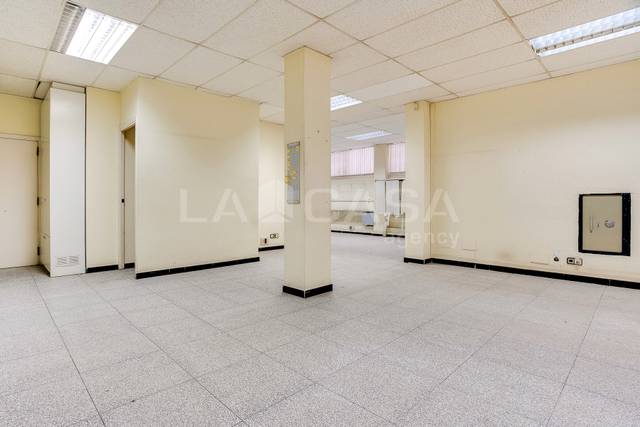 Local comercial en Venta en La Gavarra