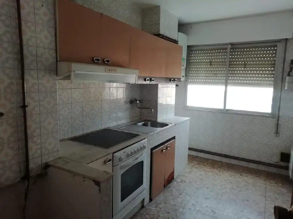 Cuina de Pis en venda en Ponferrada amb Calefacció, Terrassa i Traster