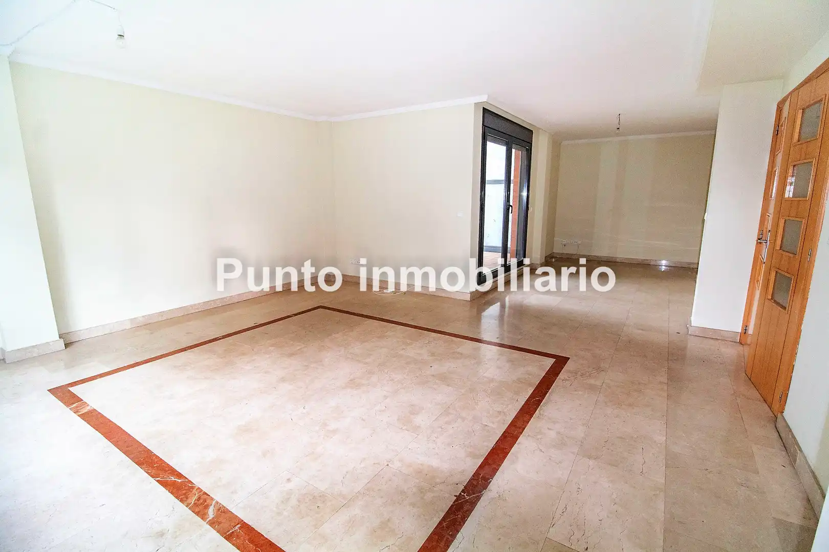 Living room of Houses for sale in Valladolid  with Heating, Private garden and Parquet flooring