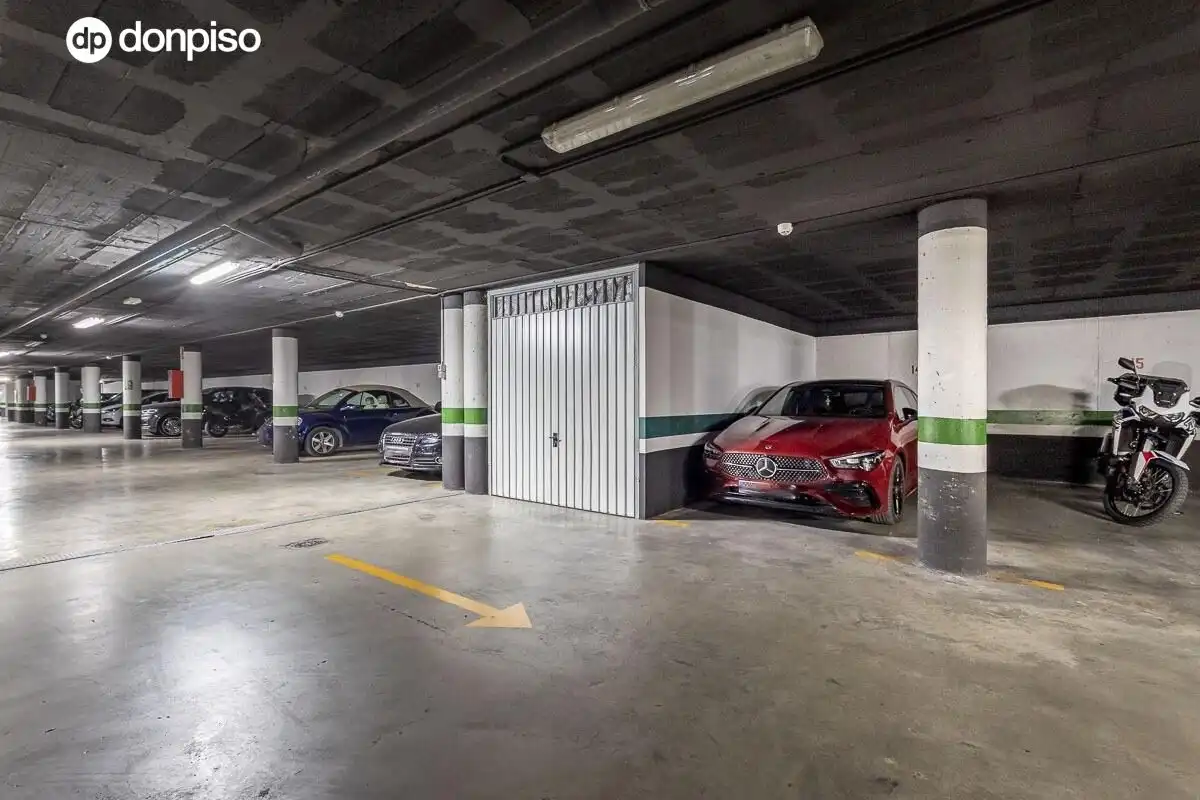 Parking de Piso en venta en Granada con Aire acondicionado, Calefacción y Terraza