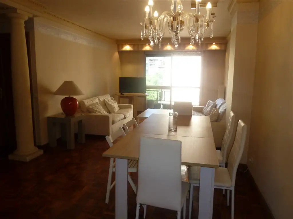 Comedor de Piso de alquiler en  Pamplona / Iruña con Calefacción, Parquet y Terraza