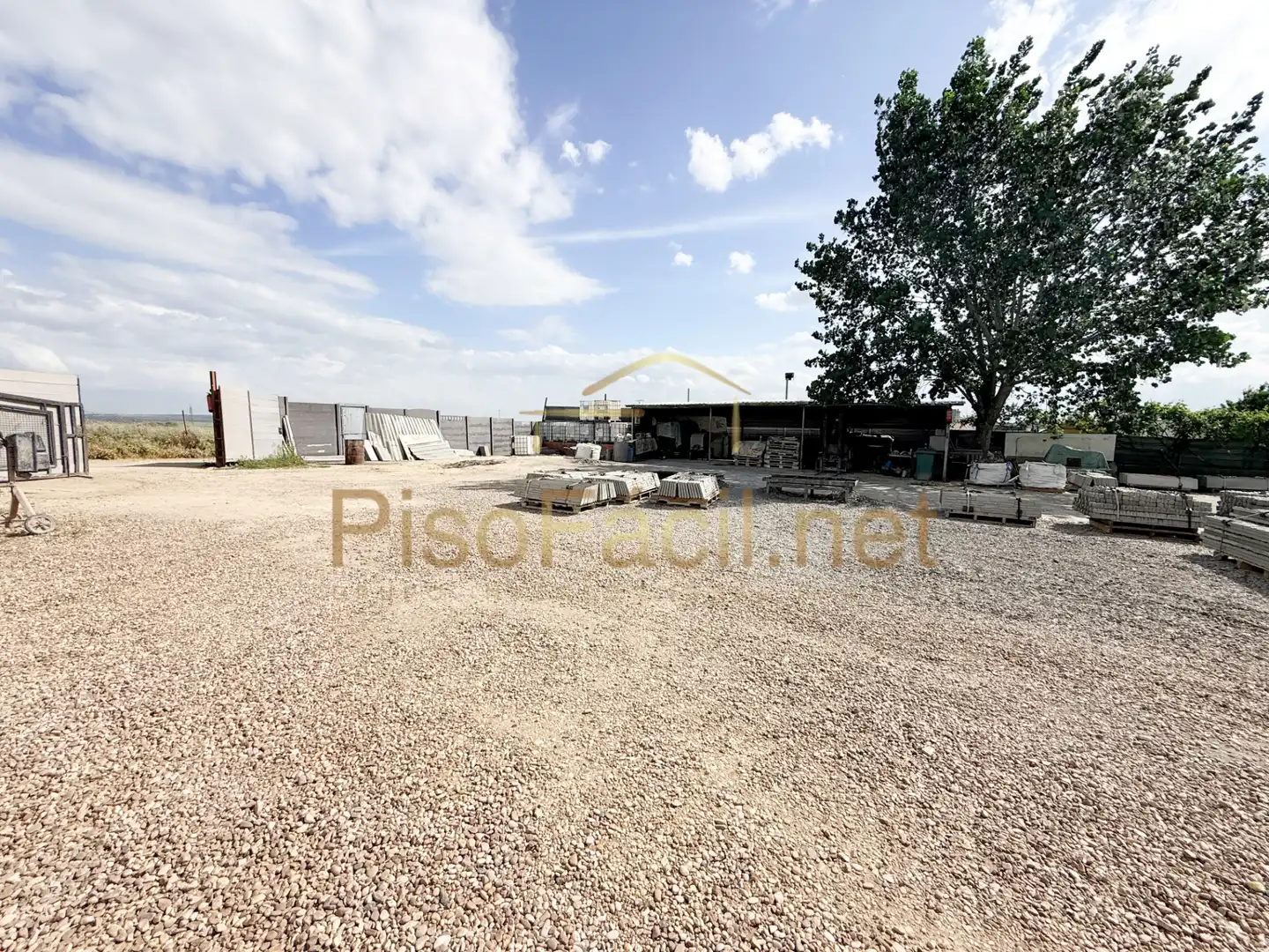 Nave industrial en venta en Casarrubuelos