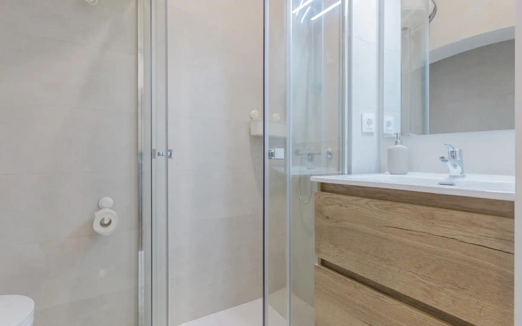 Baño de Estudio en venta en Madrid con Aire acondicionado, Calefacción y Amueblado