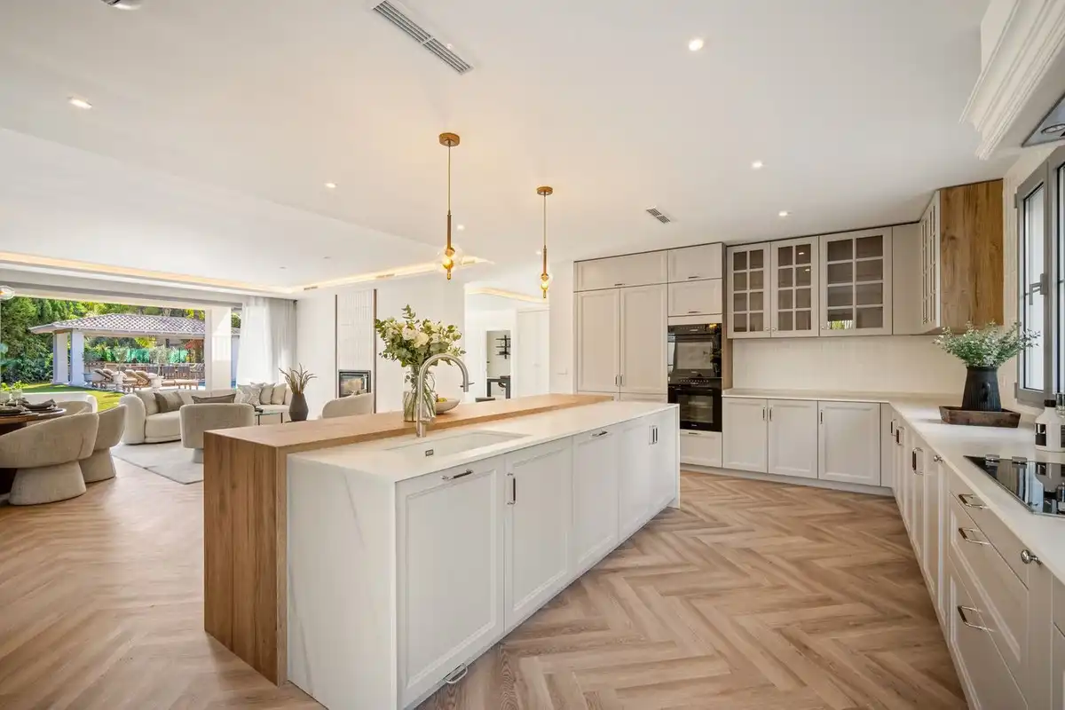Kitchen of Detached homes for sale in Benahavís  with Terrace