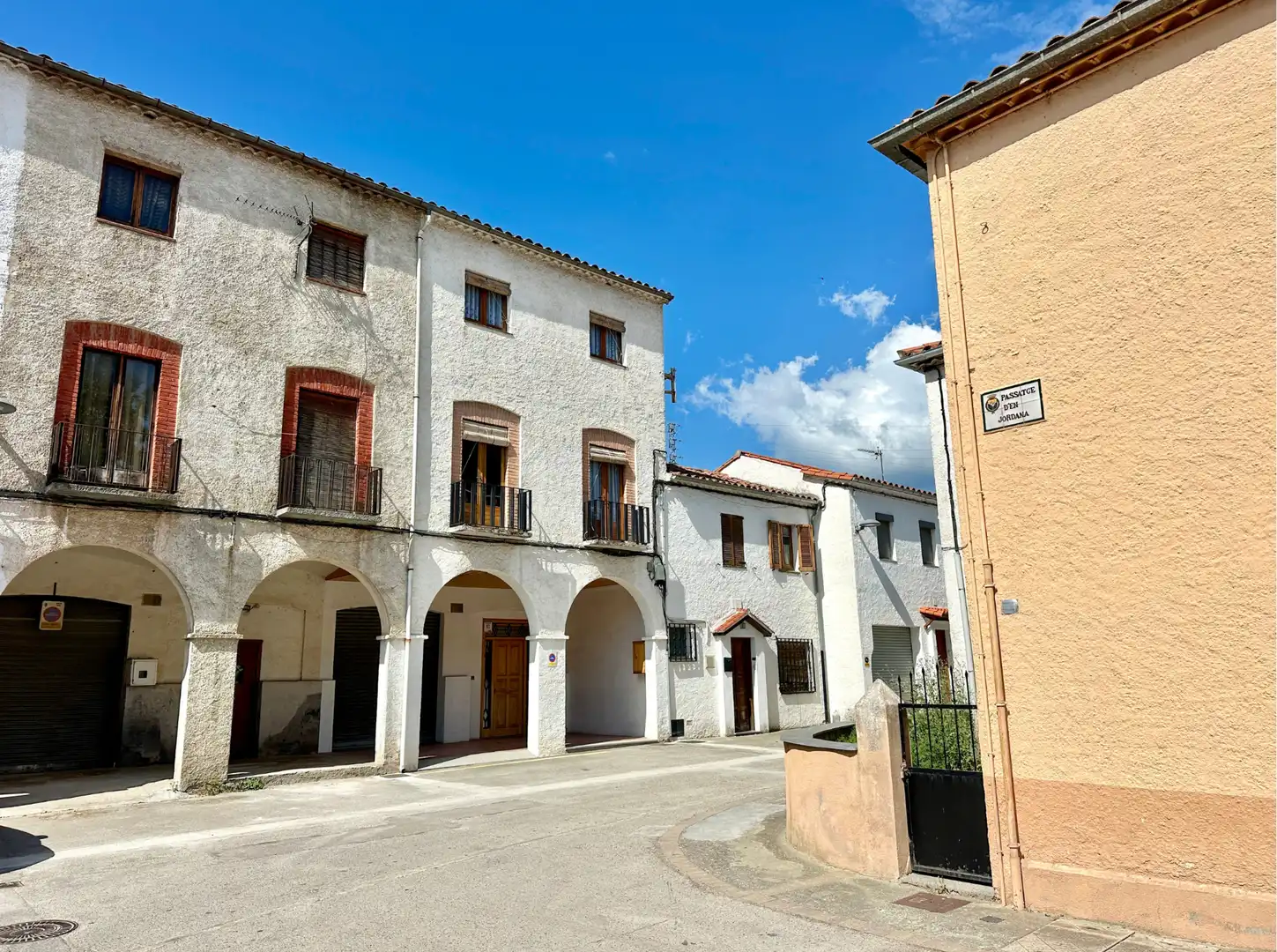 Vista exterior de Casa o xalet en venda en Ripoll amb Jardí privat i Forn
