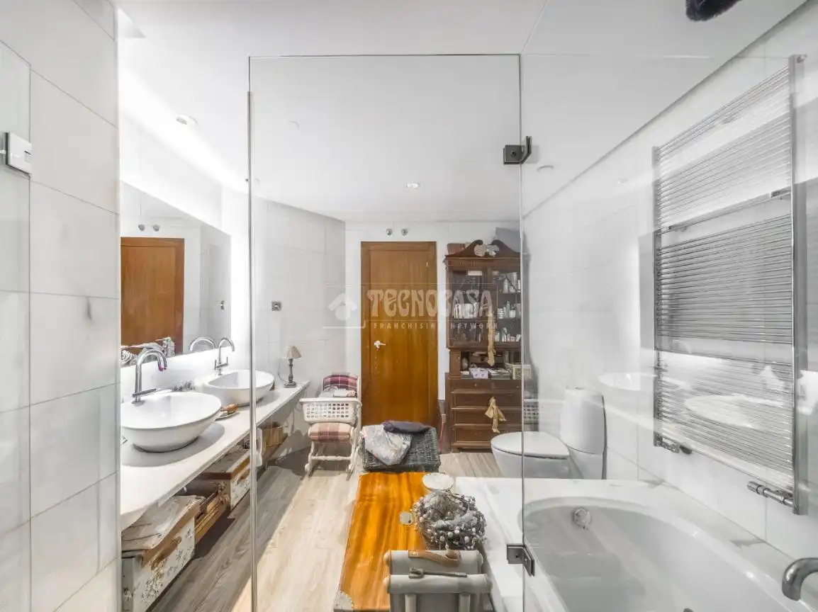 Baño de Piso en venta en Madrid con Aire acondicionado, Calefacción y Trastero