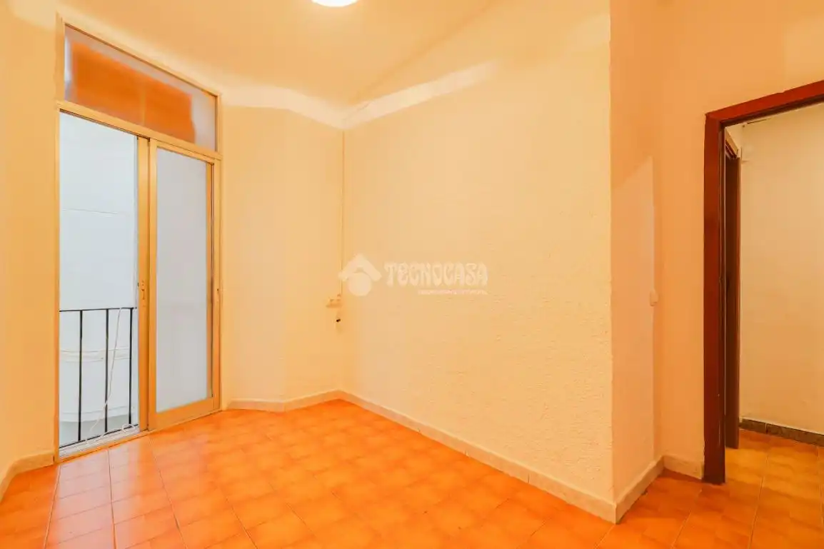 Wohnung zum Verkauf in Barcelona mit Balkon