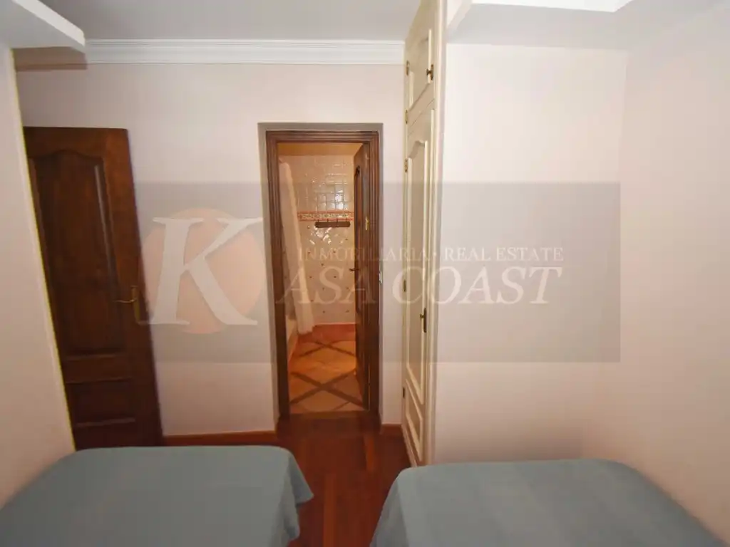 Habitación de Casa adosada en venta en Fuengirola con Aire acondicionado, Jardín privado y Terraza