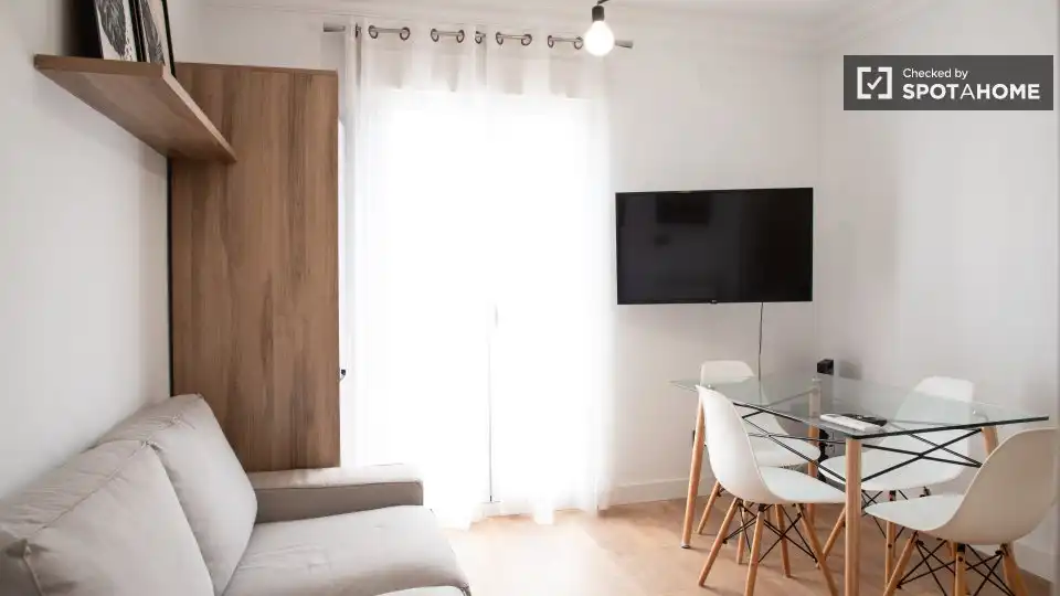 Living room of Flat for rent in Madrid  with Air Conditioner, Heating and Furnished