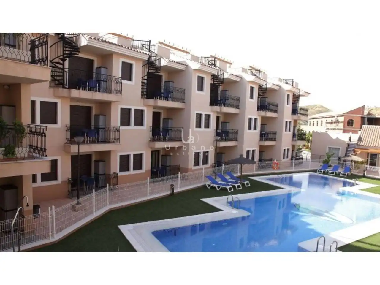 Piscina de Pis en venda en Águilas amb Aire condicionat, Terrassa i Balcó