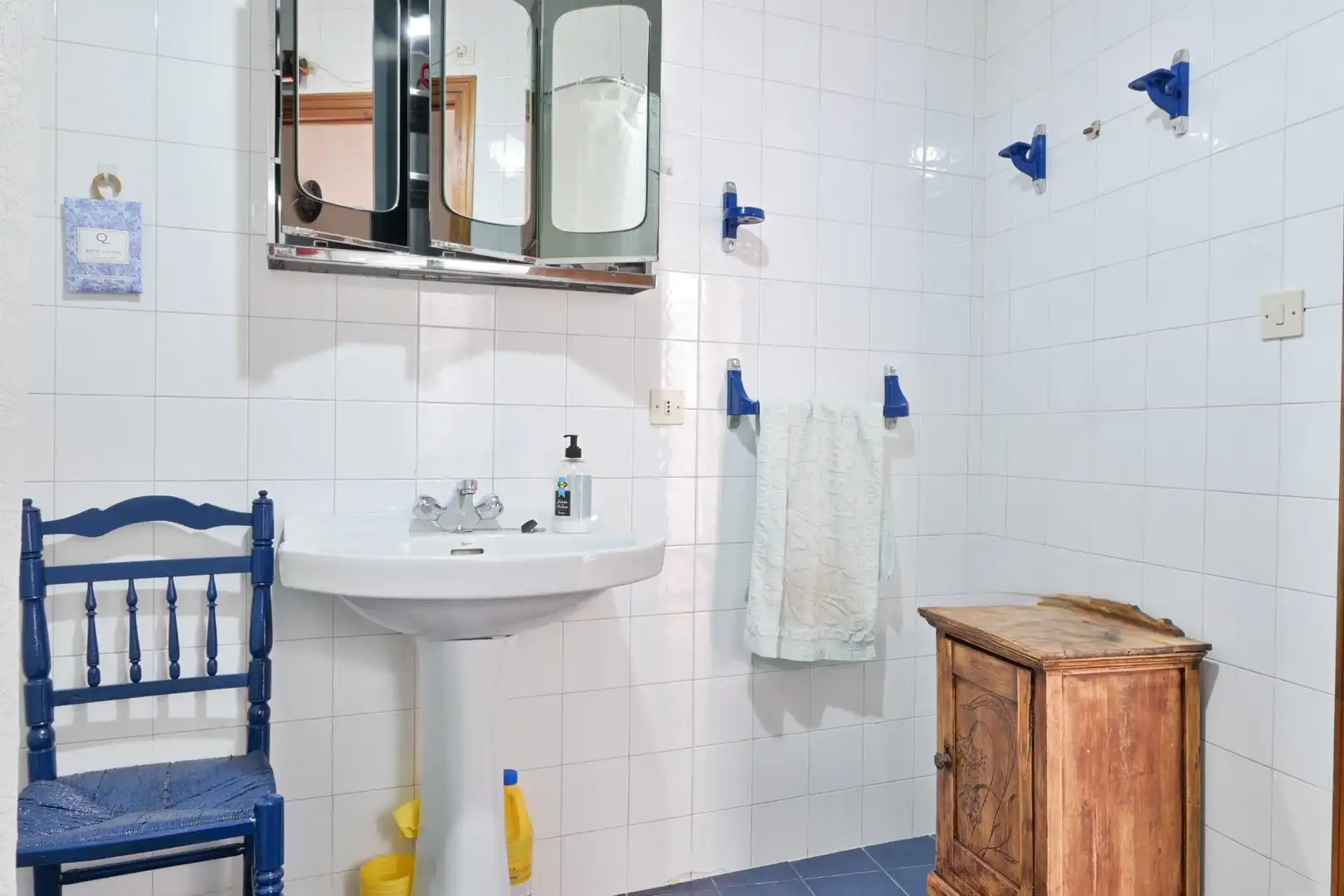 Bathroom of Houses for sale in Fuentes de León, Badajoz