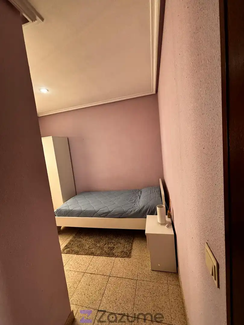 Schlafzimmer von Wohnung zur Miete in  Logroño mit Heizung, Abstellraum und Möbliert