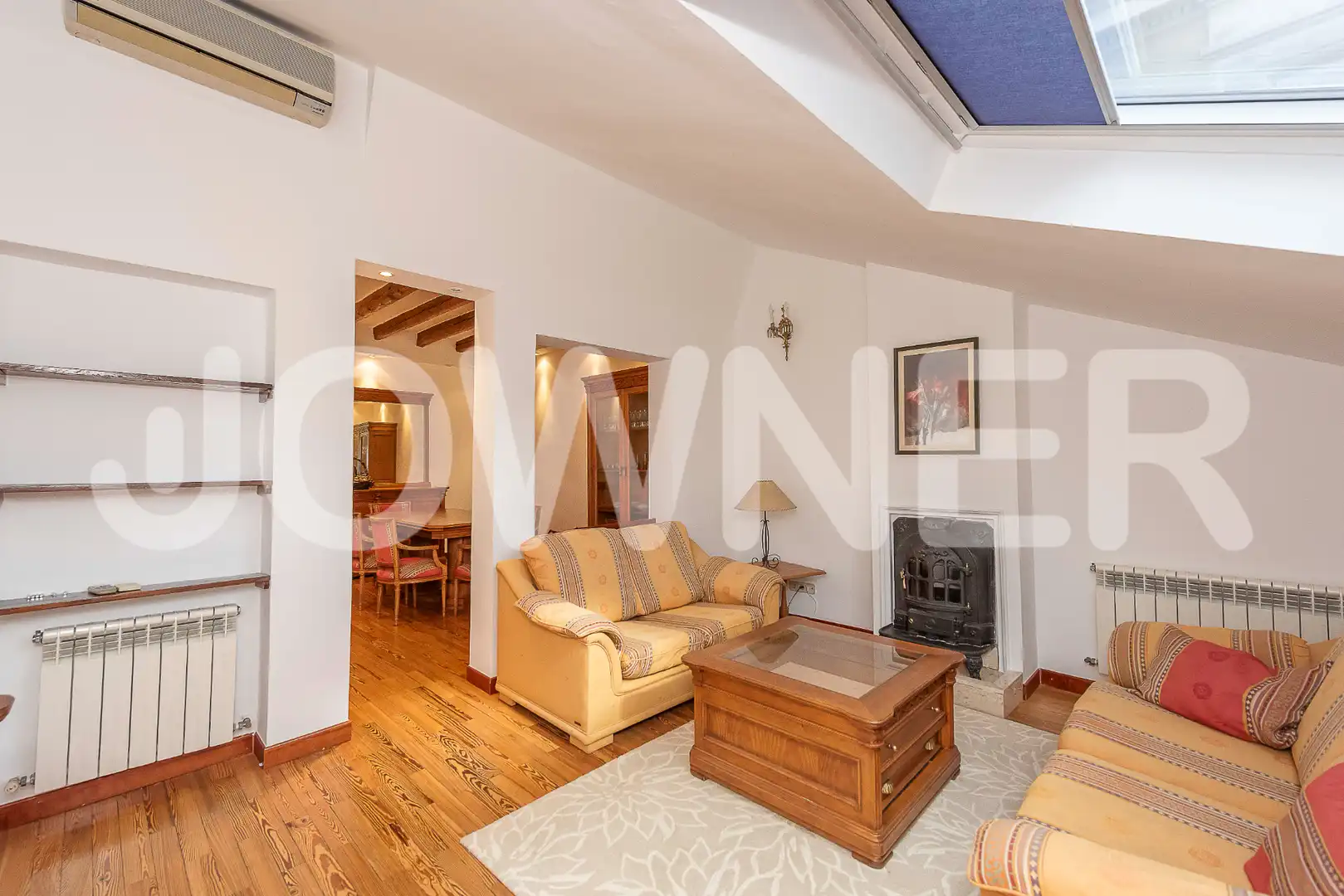 Sala d'estar de Àtic de lloguer en Madrid amb Aire condicionat, Calefacció i Moblat