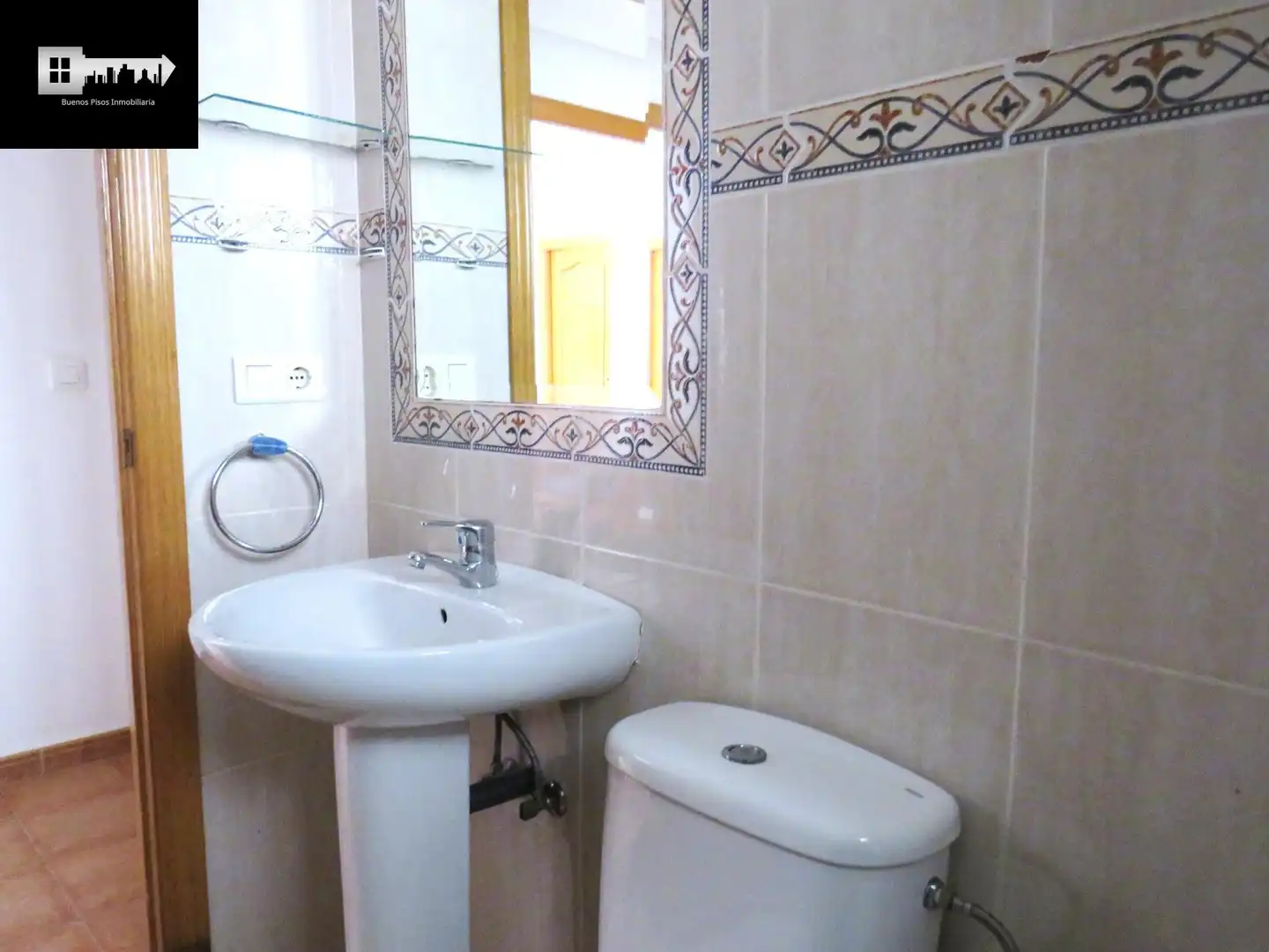 Baño de Piso en venta en Alicante / Alacant con Aire acondicionado y Amueblado
