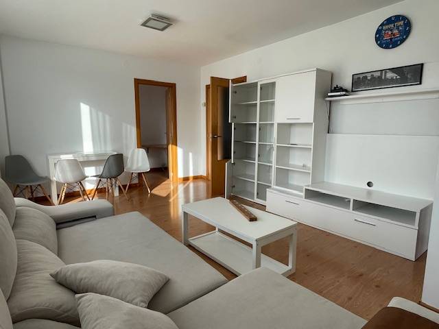 Piso en Alquiler en Avenida de la Libertad, 19 en Mompia