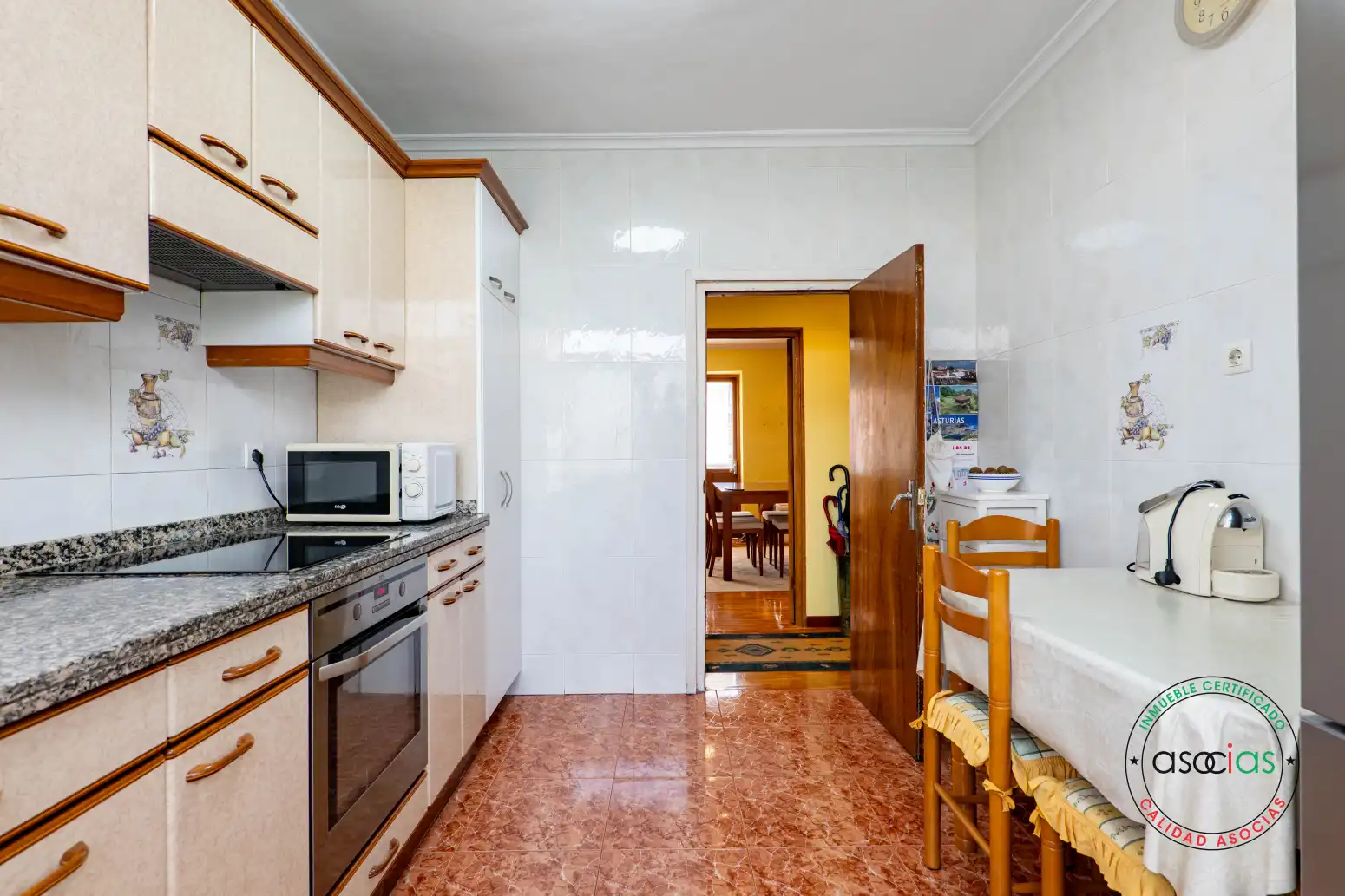 Cuina de Pis en venda en Gijón  amb Calefacció, Parquet i Terrassa