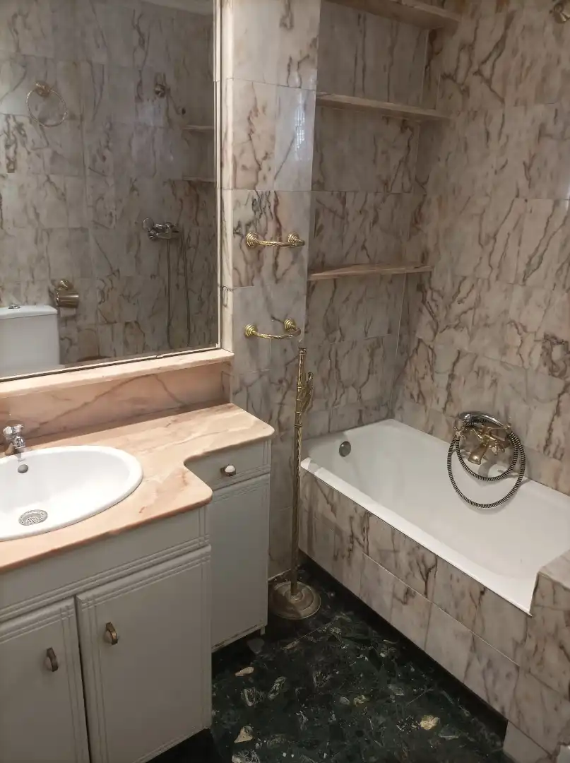 Baño de Piso en venta en Valencia con Terraza y Balcón