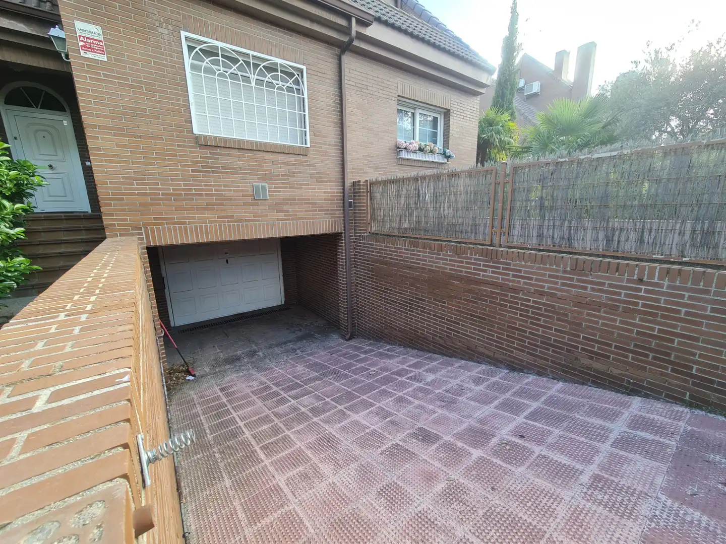 Casa aparellada amb piscina en venda a Calle Záncara, imagen 33